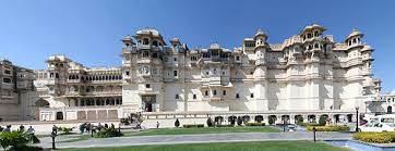   Where is City Palace, Jaipur located?