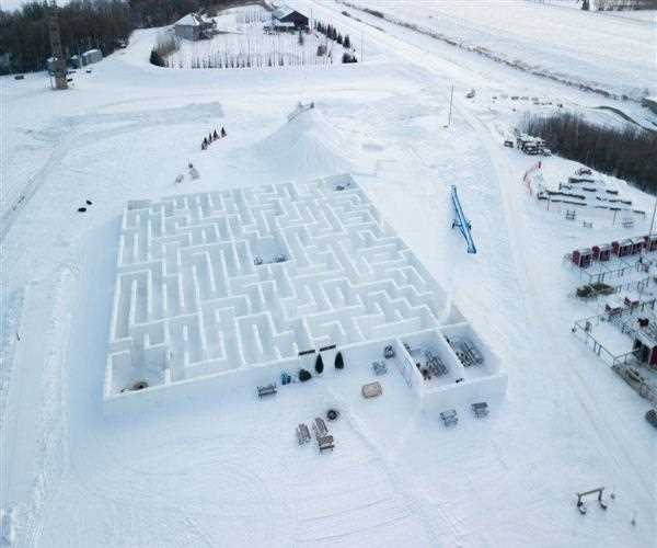 How the snow maze in Canada is formed?