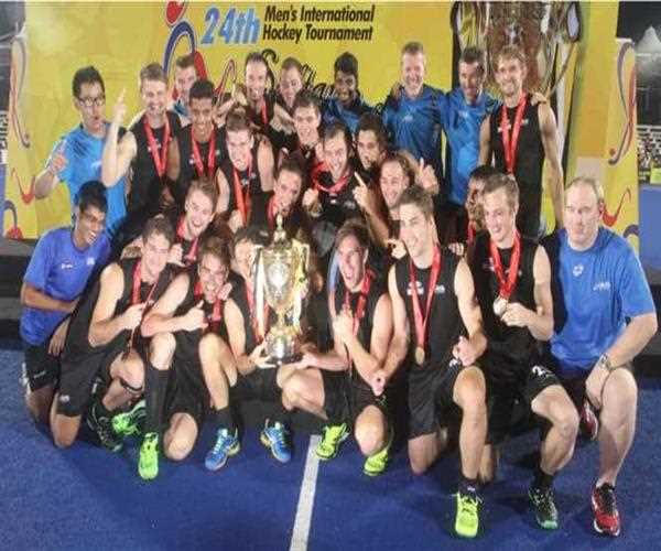Which country clinched the 2015 Sultan Azlan Shah Cup?