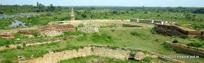  Where is Sriranga-patnam Fort located?