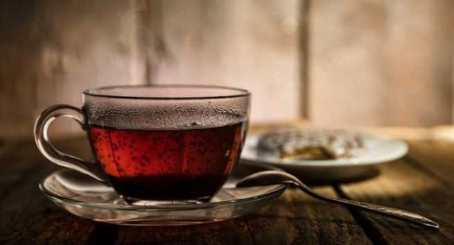 Which is healthier,black tea or milk tea?