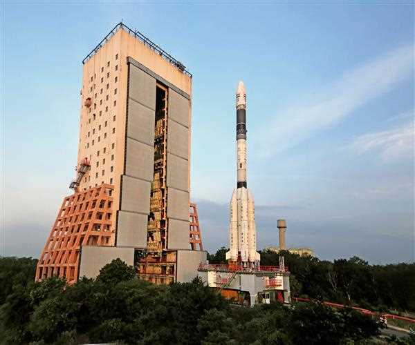 How many Centres of ISRO are in Bengaluru?