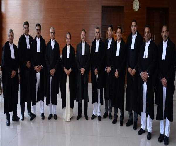 Who appoints judges to the Allahabad High Court?