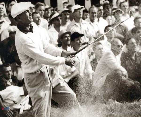 Which golfer won all the major world championships in 1953 despite a serious car crash in 1949?