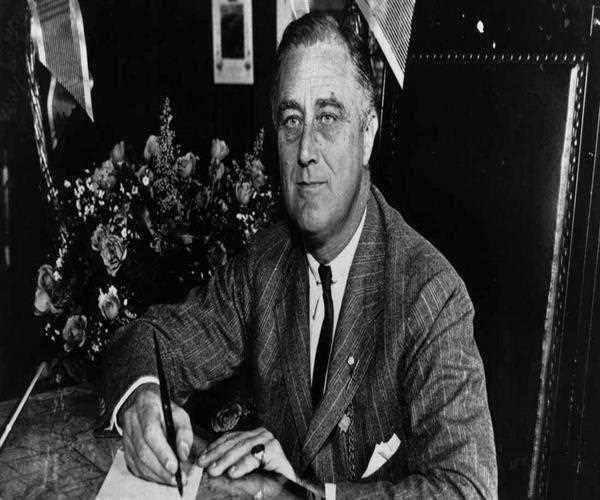 What did the Einstein-Szilard letter warn President Roosevelt about in 1939?