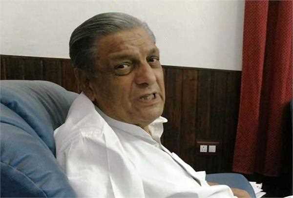Khwaja Haleem, the former Uttar Pradesh minister has passed away. He associated with which political party?