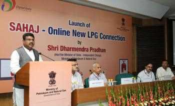 Which scheme was launched by the Union Government for online booking of LPG cylinders?