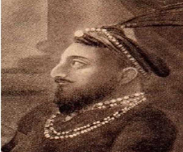 Who ruler of Bengal had issued a coin named Zurbe Murshedabad?