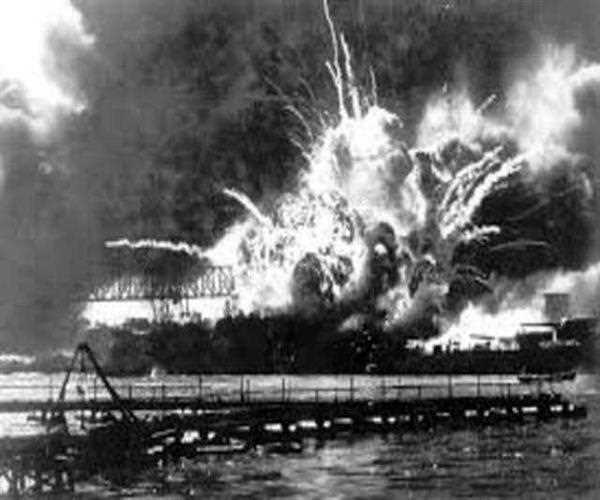 How did US foreign policy change from 1939 to the bombing of Pearl Harbor? 