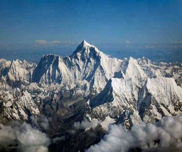 How many people have died on Mount Everest?