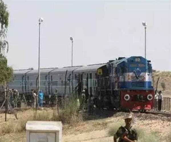 What is the name of the train which connects Jodhpur of India with Karachi of Pakistan?