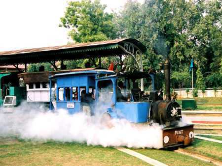  In which city is the National Rail Museum located?