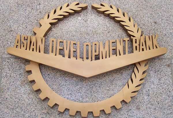 Where is the headquarters of Asian Development Bank (ADB) situated?