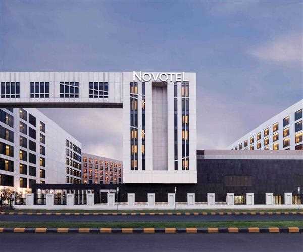 What are the best hotels in New Delhi, India?