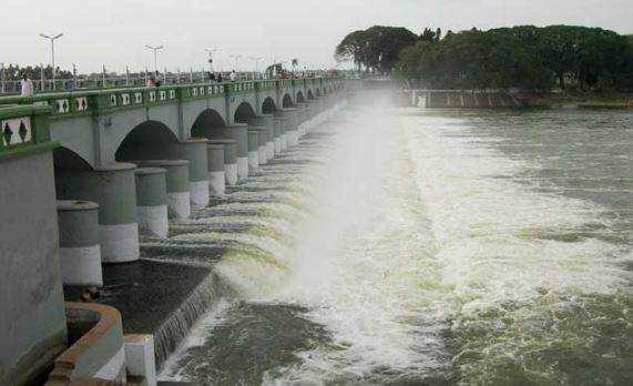 The Kallanai Dam is built across which river in Tamil Nadu?