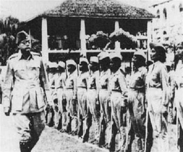 Why did the fighters of Azad Hind Fauj not get the status of freedom fighters?