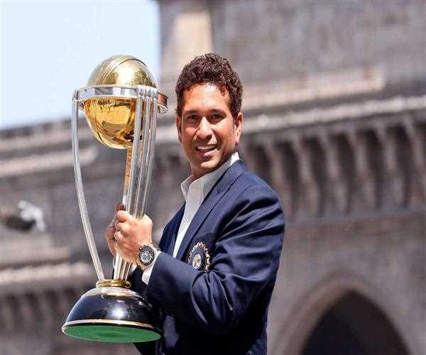 Who is comparatively better, Sachin in cricket or Messi in football?