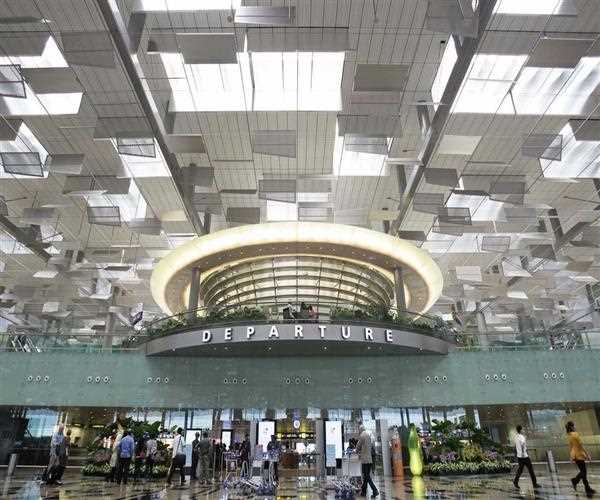 Why is Changi Airport (Singapore) considered as the best airport?