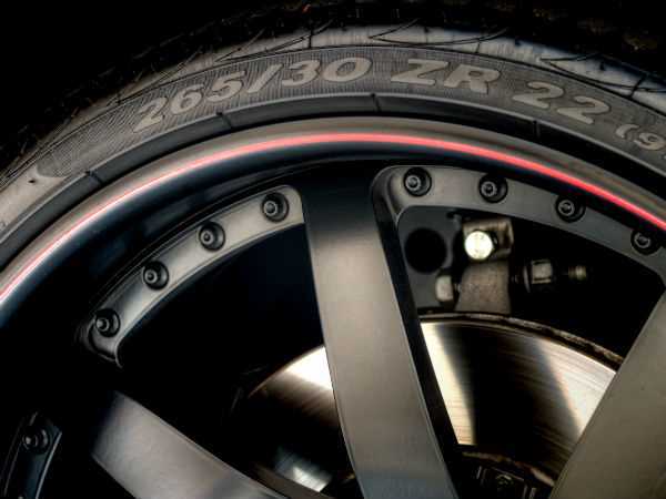 What is the difference between radial tyres and tubeless tyres? And what are they ?