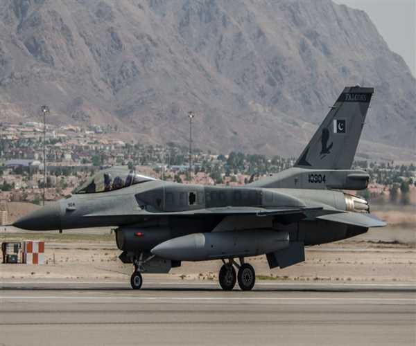 What could Pakistan have done for American help to upgrade the F-16?