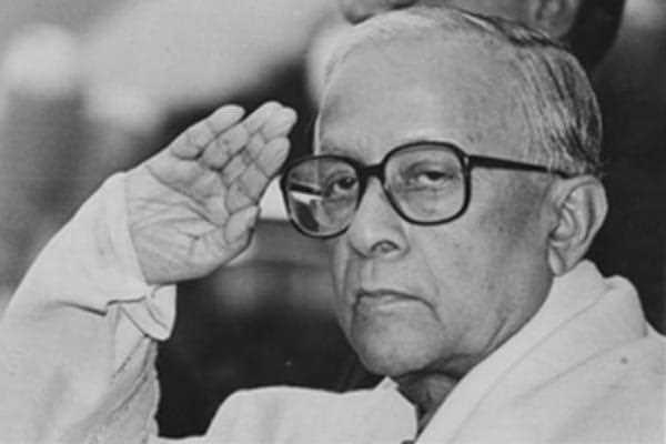 who is the longest serving chief minister in India?