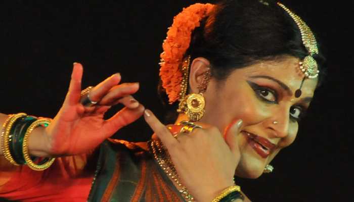 Who won the Sangeet Natak Akademi Award 2016 for Bharatanatyam? 