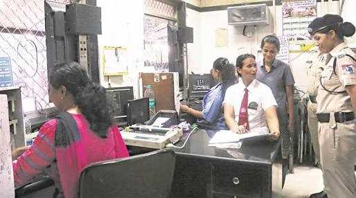 Which railway station on Central Railway (CR) manned by a staff of 41 women has entered the Limca Book of Records for being first all-women railway station in India? 