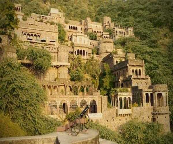 Exploring "The Bangarh Fort"