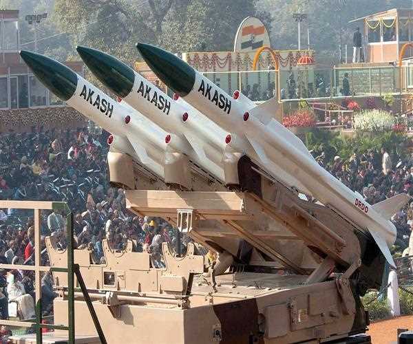 Which company signed the Licence Agreement and Transfer of Technology for Akash Missile Weapon System of Indian Army Variant with Defence Research and Development Organisation?