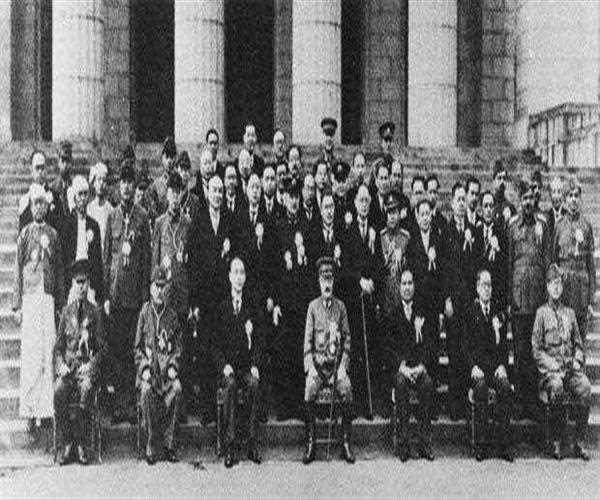 At which conferences, a 34 point resolution was passed by which the Indian National Army was made subordinate to the Indian Independence League?