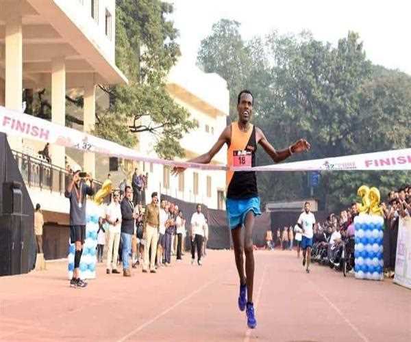 Who won the Pune International Marathon held on December 3, 2017?