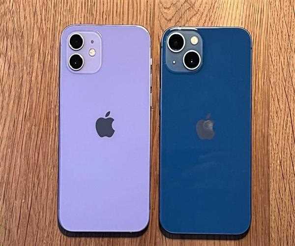 Which is better, an iPhone 12 or 13?