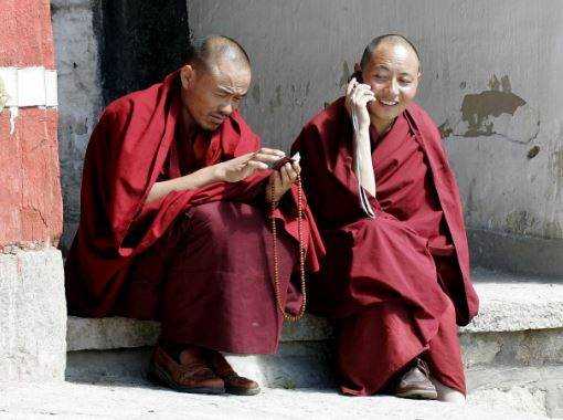 Describe Tibetan people.
